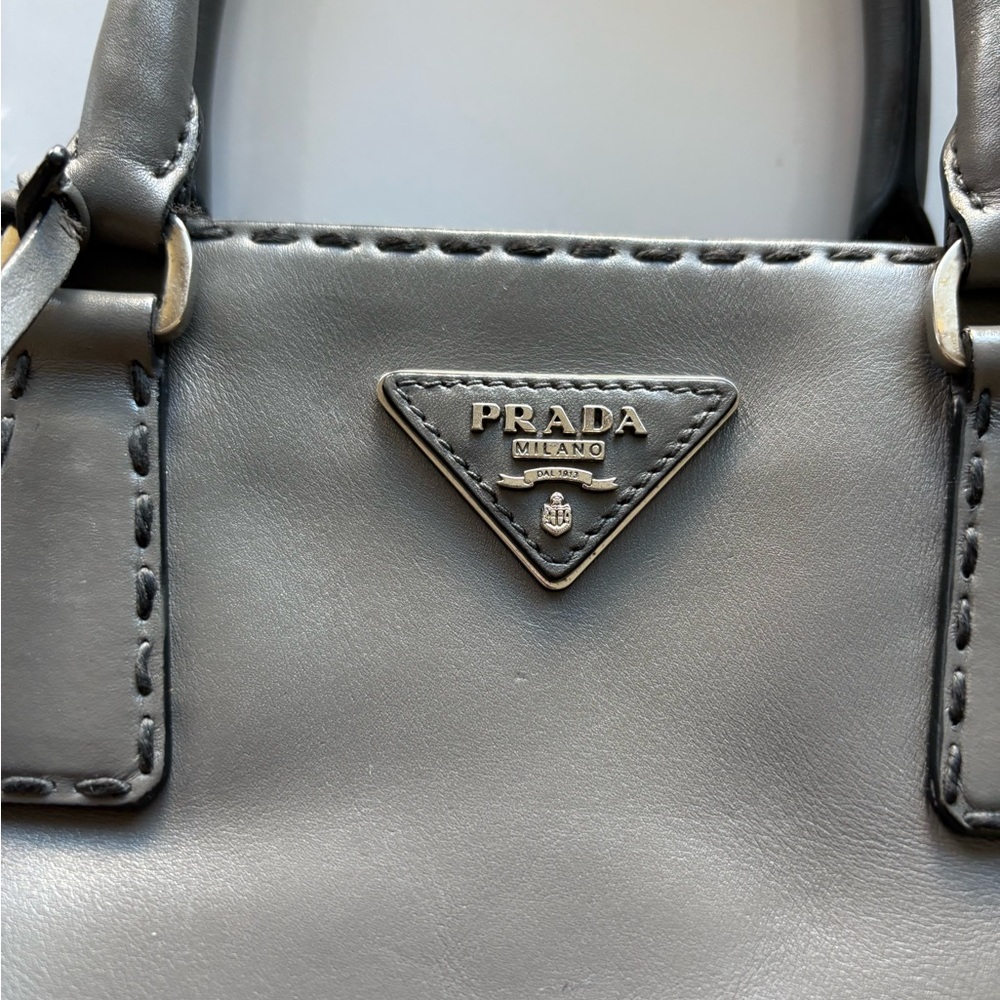 AUTHENTIC PRADA GALLERIA Grey Leather Bag with leather out-stiching detailing - Picture 7 of 16